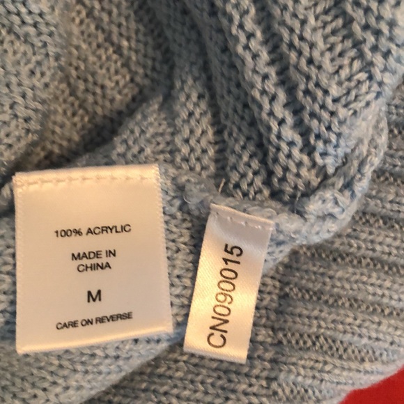 Ice blue medium sweater from Soho, New York and Company - Picture 6 of 6